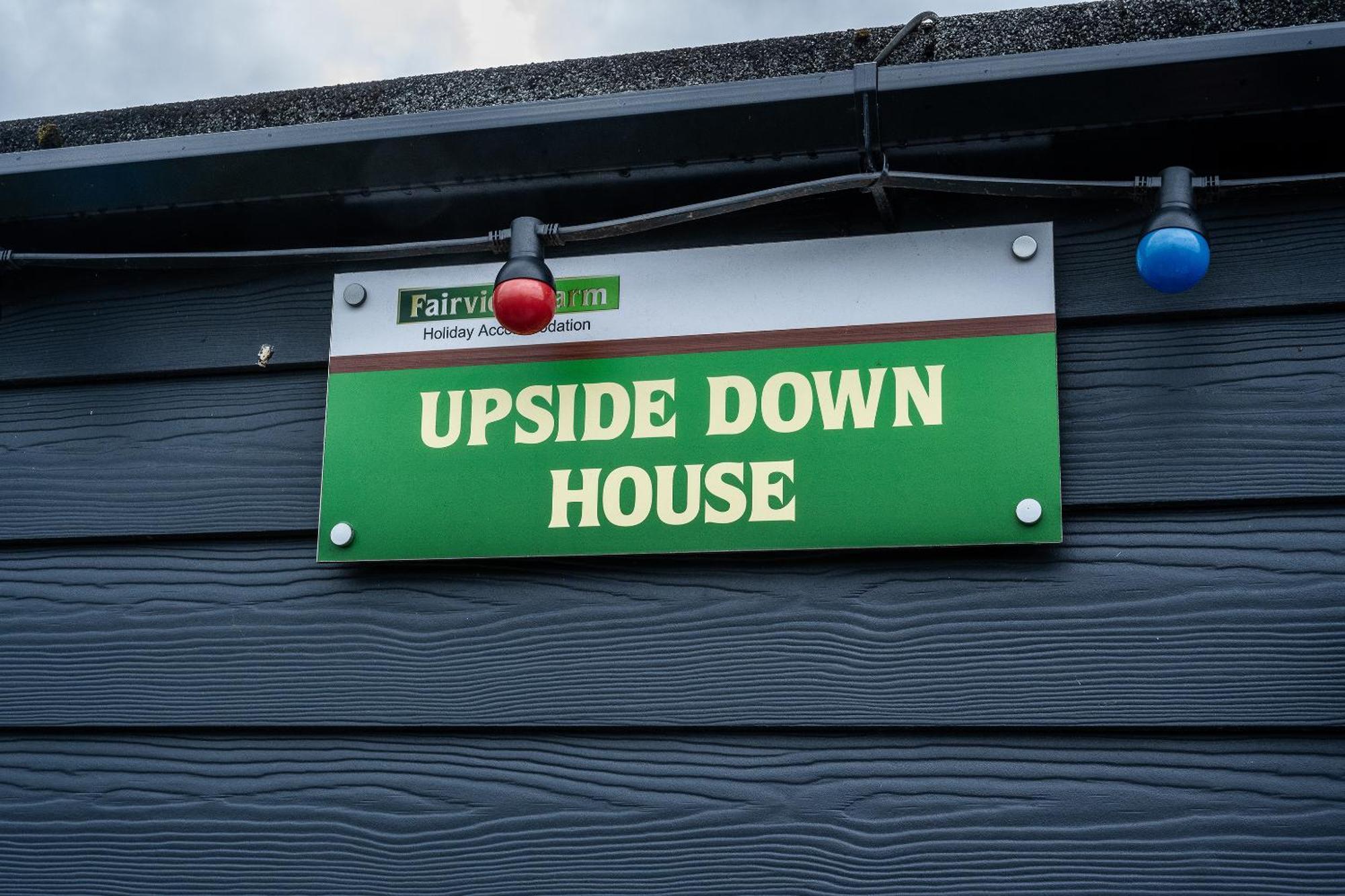 Upside Down House - Sleeps Up To 6 Guests - Great For Family And Friends Gatherings,Corporate Events ,Near Sherwood Forest At Fairview Farm In Nottingham Set In 88 Acres Экстерьер фото