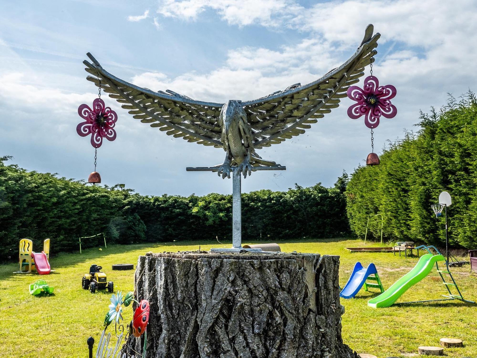 Upside Down House - Sleeps Up To 6 Guests - Great For Family And Friends Gatherings,Corporate Events ,Near Sherwood Forest At Fairview Farm In Nottingham Set In 88 Acres Экстерьер фото